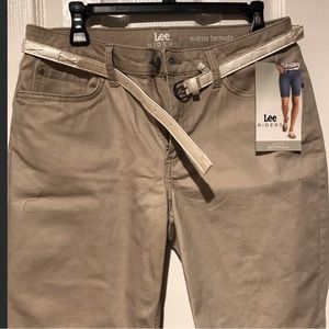 Lee Bermuda shorts. Simply Taupe color size 10